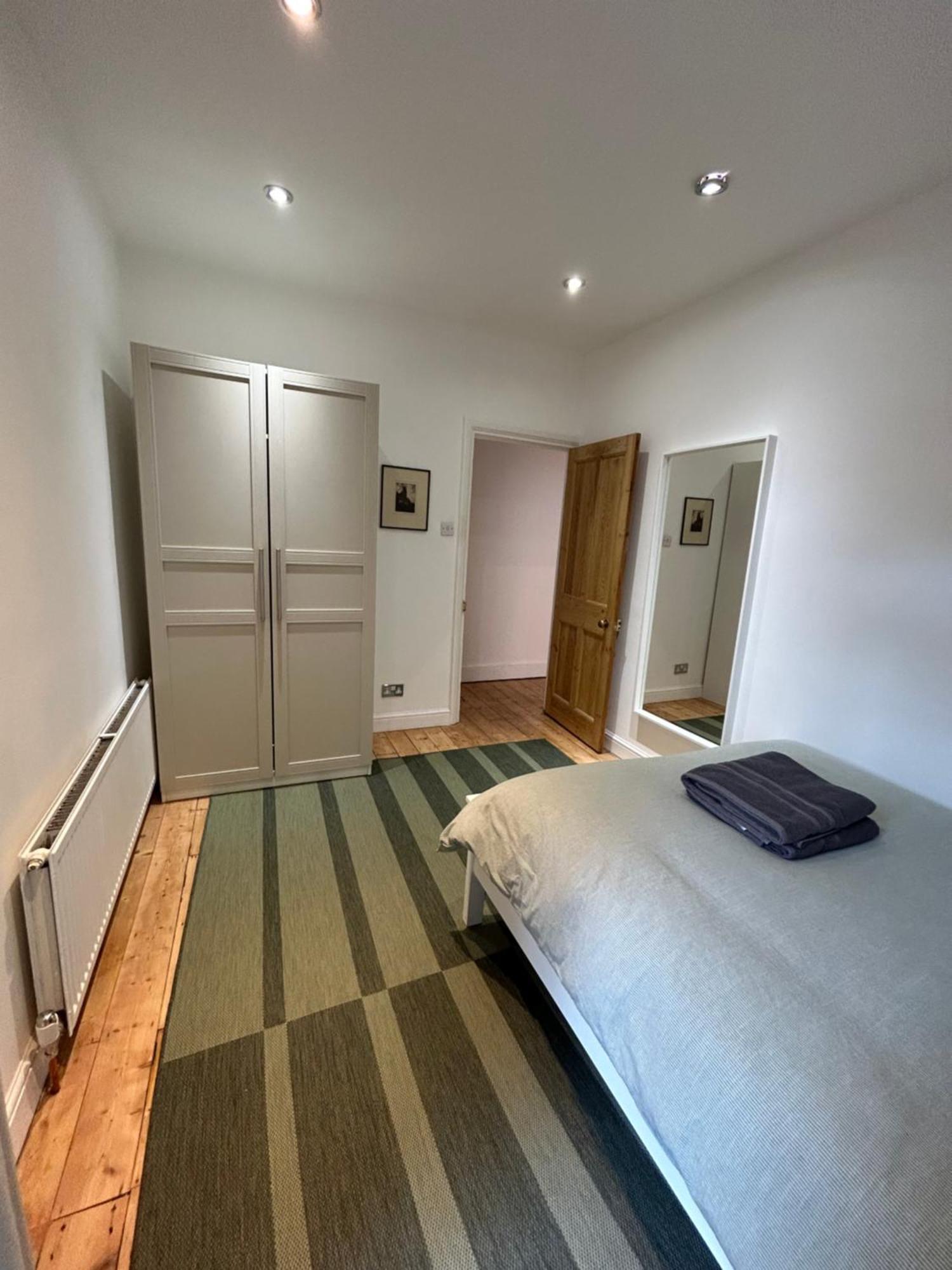 Spacious Battersea Rooms And Apartments Лондон Номер фото