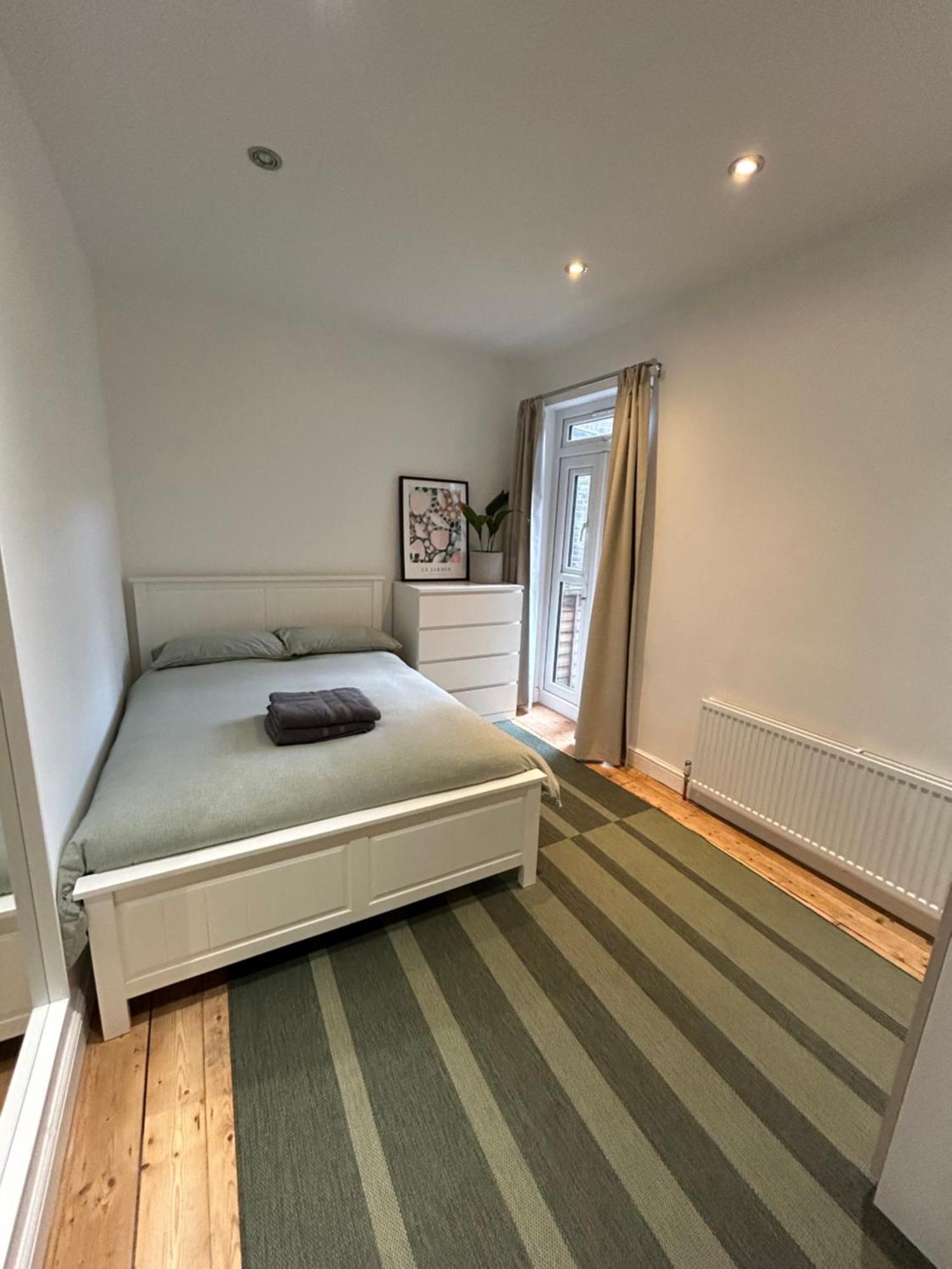 Spacious Battersea Rooms And Apartments Лондон Номер фото