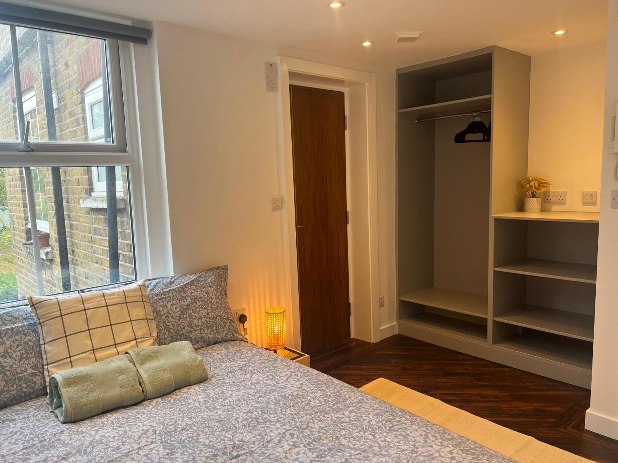 Spacious Battersea Rooms And Apartments Лондон Экстерьер фото