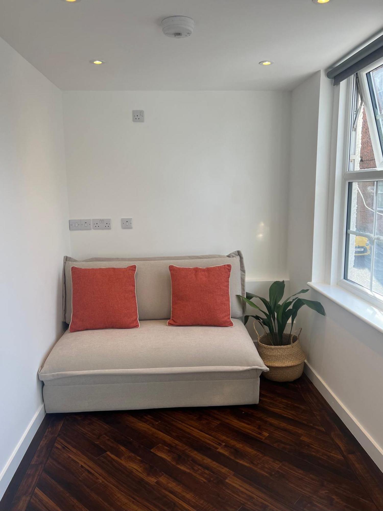 Spacious Battersea Rooms And Apartments Лондон Экстерьер фото
