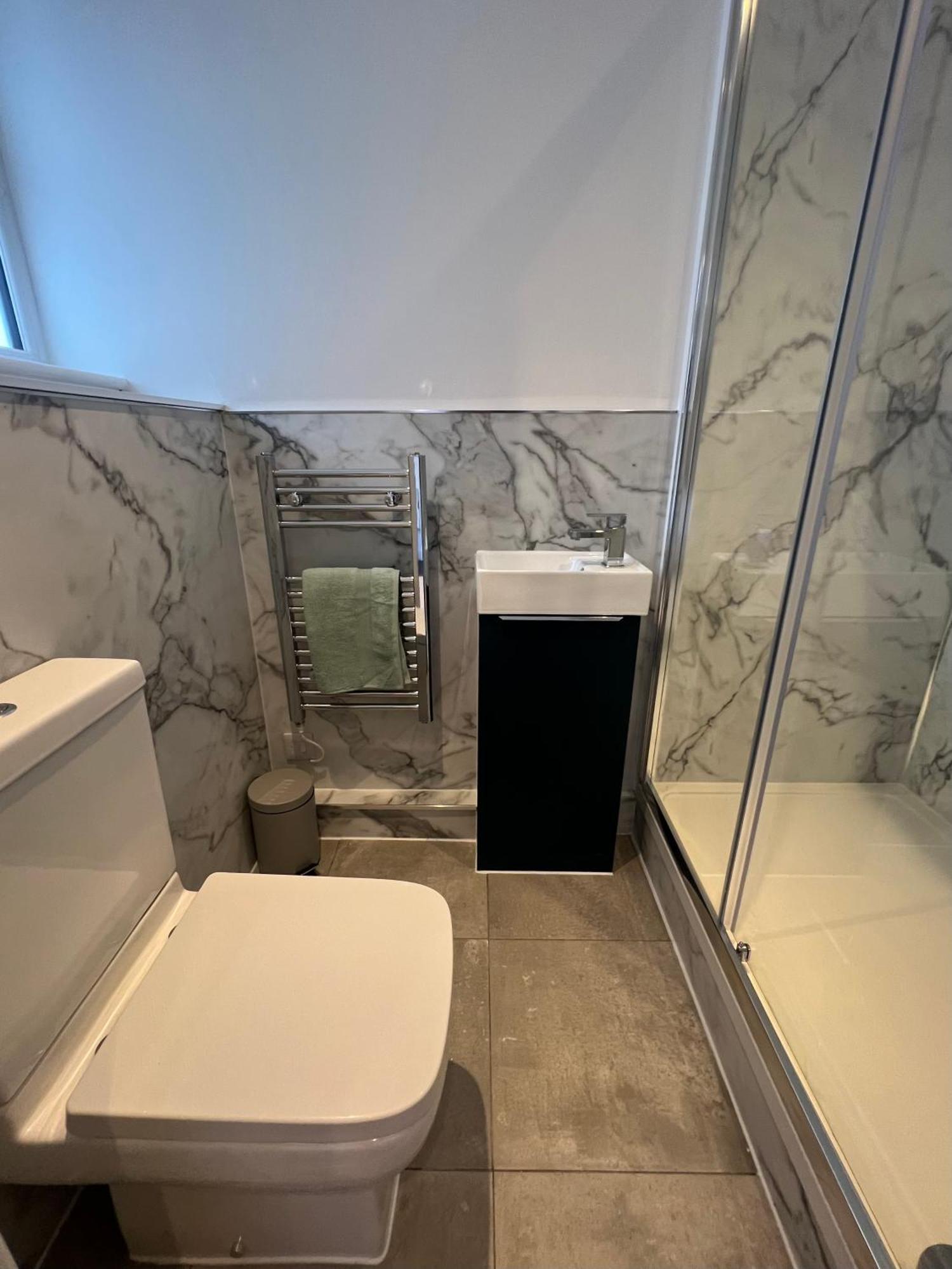 Spacious Battersea Rooms And Apartments Лондон Экстерьер фото