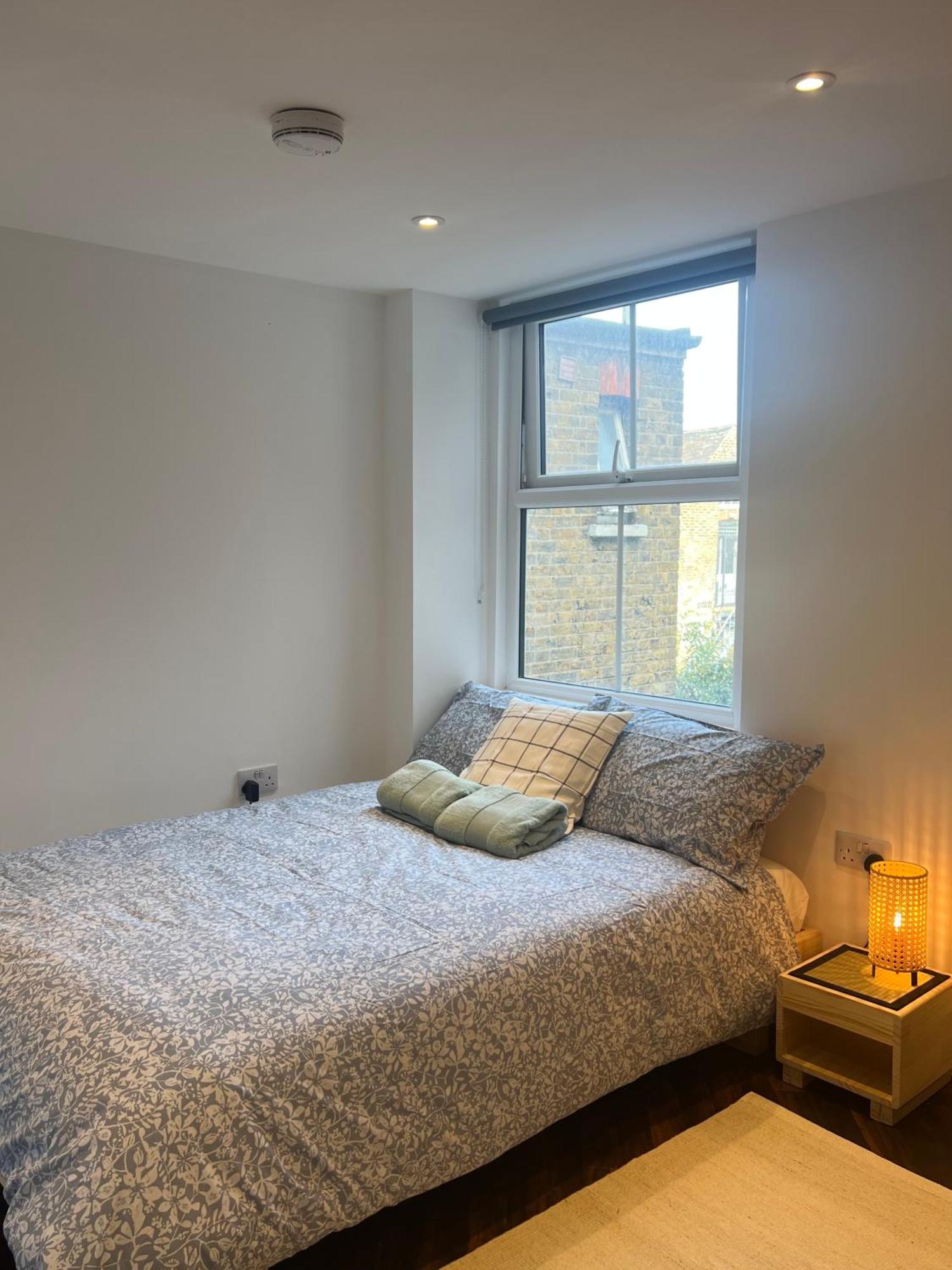 Spacious Battersea Rooms And Apartments Лондон Экстерьер фото
